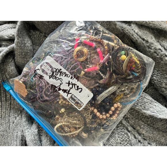 3.5-4 LB Mystery Jewelry Lot Wearable Repair Craft Scrap Treasure Hunt - Picture 3 of 4